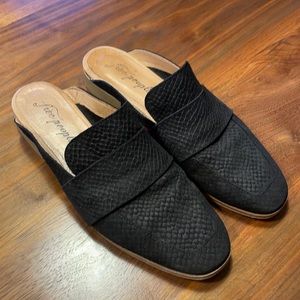 Free People At Ease Mule - Black Suede